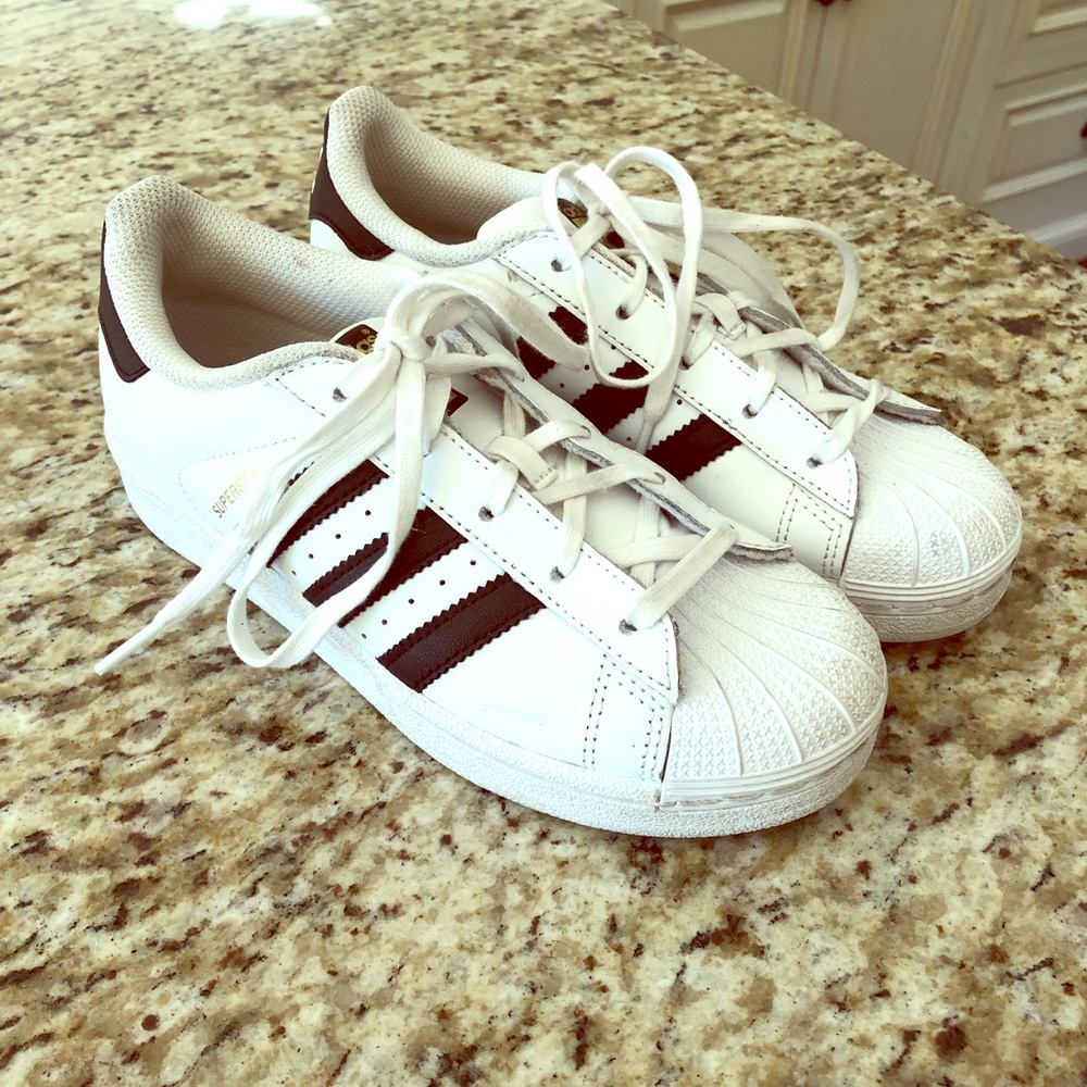Adidas tennis shoes